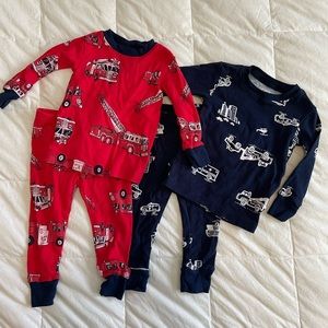 Carter’s 2 pack pajamas
